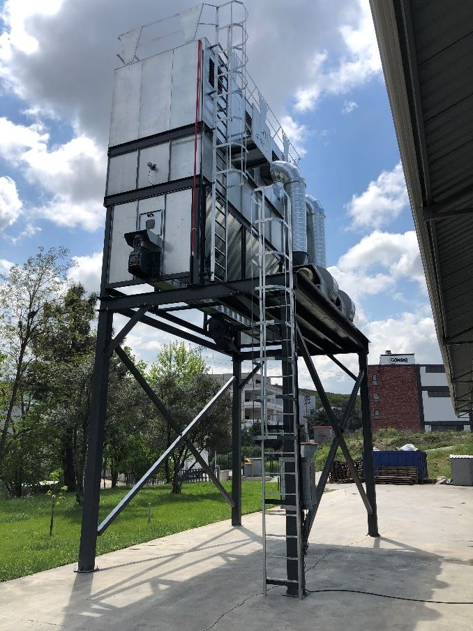 EcoWood Industrial SP-55  Площадки обслуживания  Для удобства блок фильтров Ecowood Industrial оснащен площадкой обслуживания рукавных фильтров с балконом и дверью, большой монтажной площадкой для установки и обслуживания вентиляторов, лестницами ...